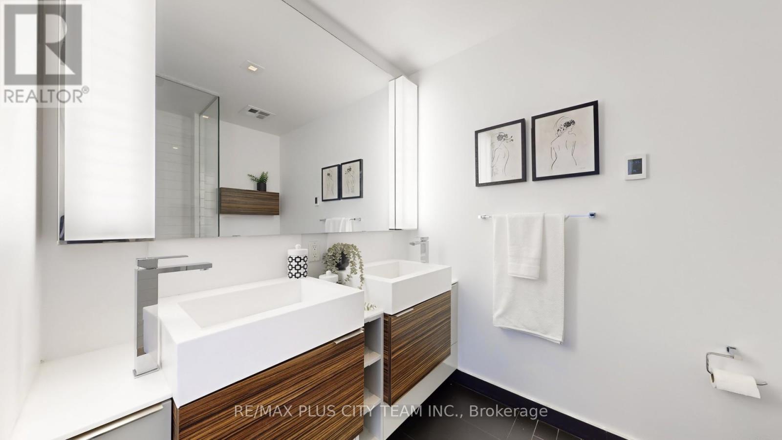 5504 - 88 Scott Street, Toronto, Ontario  M5E 0A9 - Photo 26 - C12533166