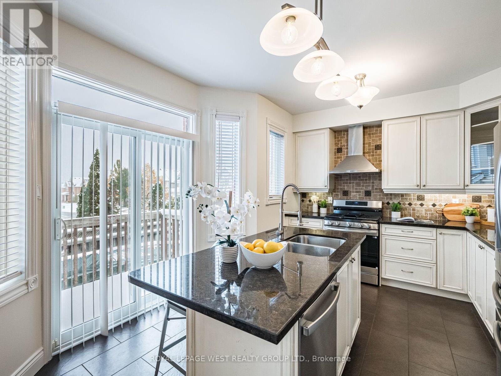 52 Long Island Crescent, Toronto, Ontario  M1C 5E4 - Photo 8 - E12532930