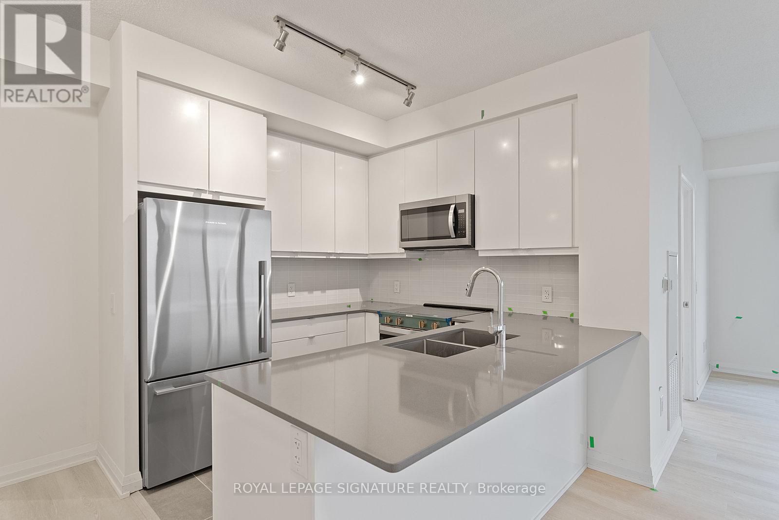 2704 - 3260 Sheppard Avenue E, Toronto, Ontario  M1T 0B5 - Photo 5 - E12533002