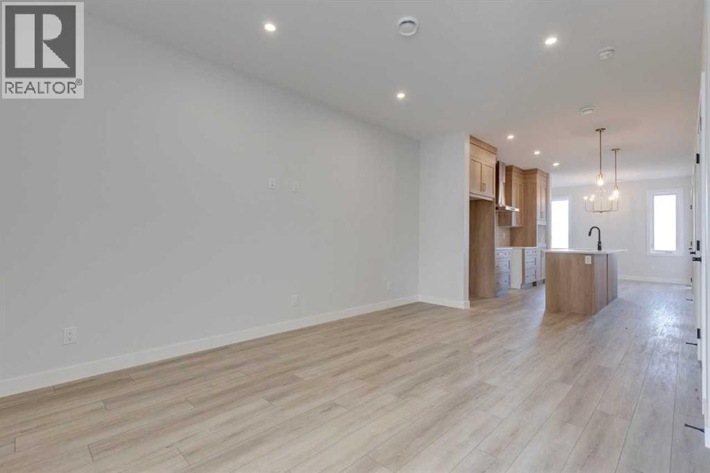 8542 Huxbury Drive Ne, Calgary, Alberta  T2A 4Y1 - Photo 8 - A2247736