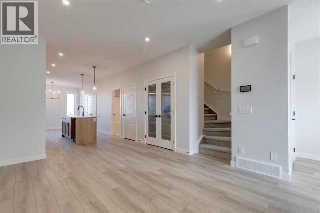 8542 Huxbury Drive Ne, Calgary, Alberta  T2A 4Y1 - Photo 9 - A2247736