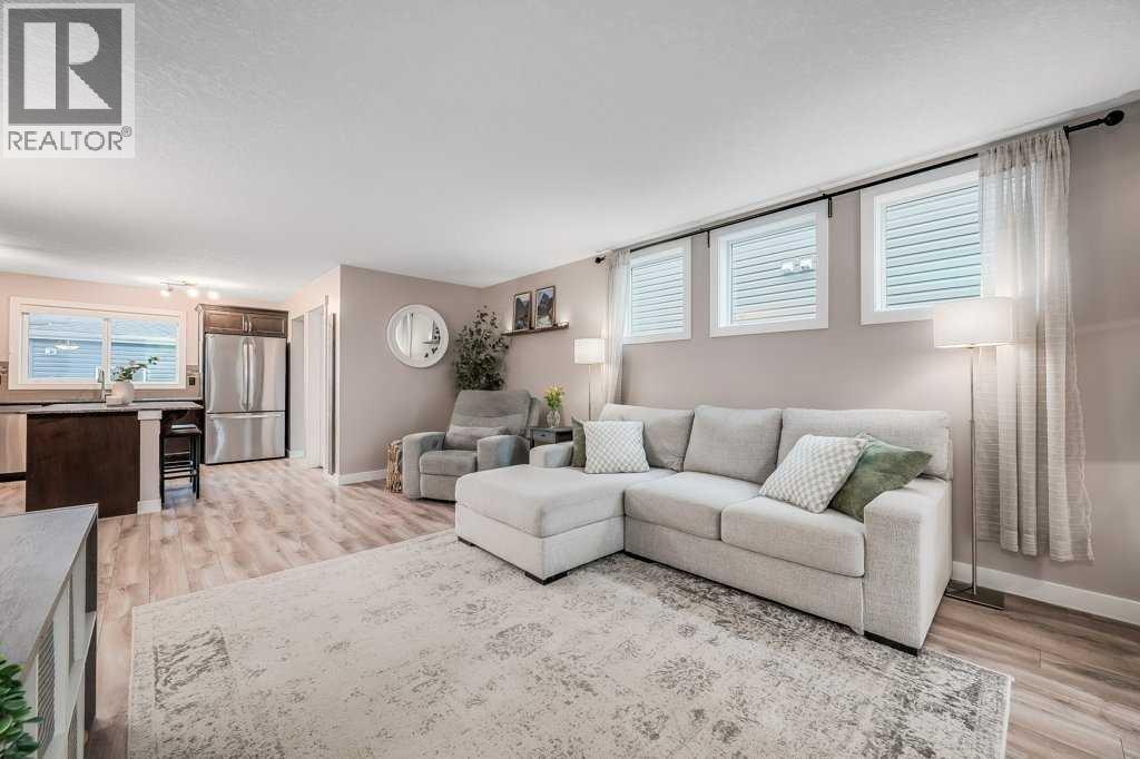 29 Legacy Mews Se, Calgary, Alberta  T2X 0Y6 - Photo 5 - A2269287