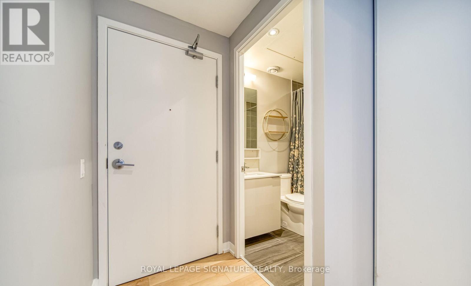 4712 - 898 Portage Parkway, Vaughan, Ontario  L4K 0J6 - Photo 3 - N12532970