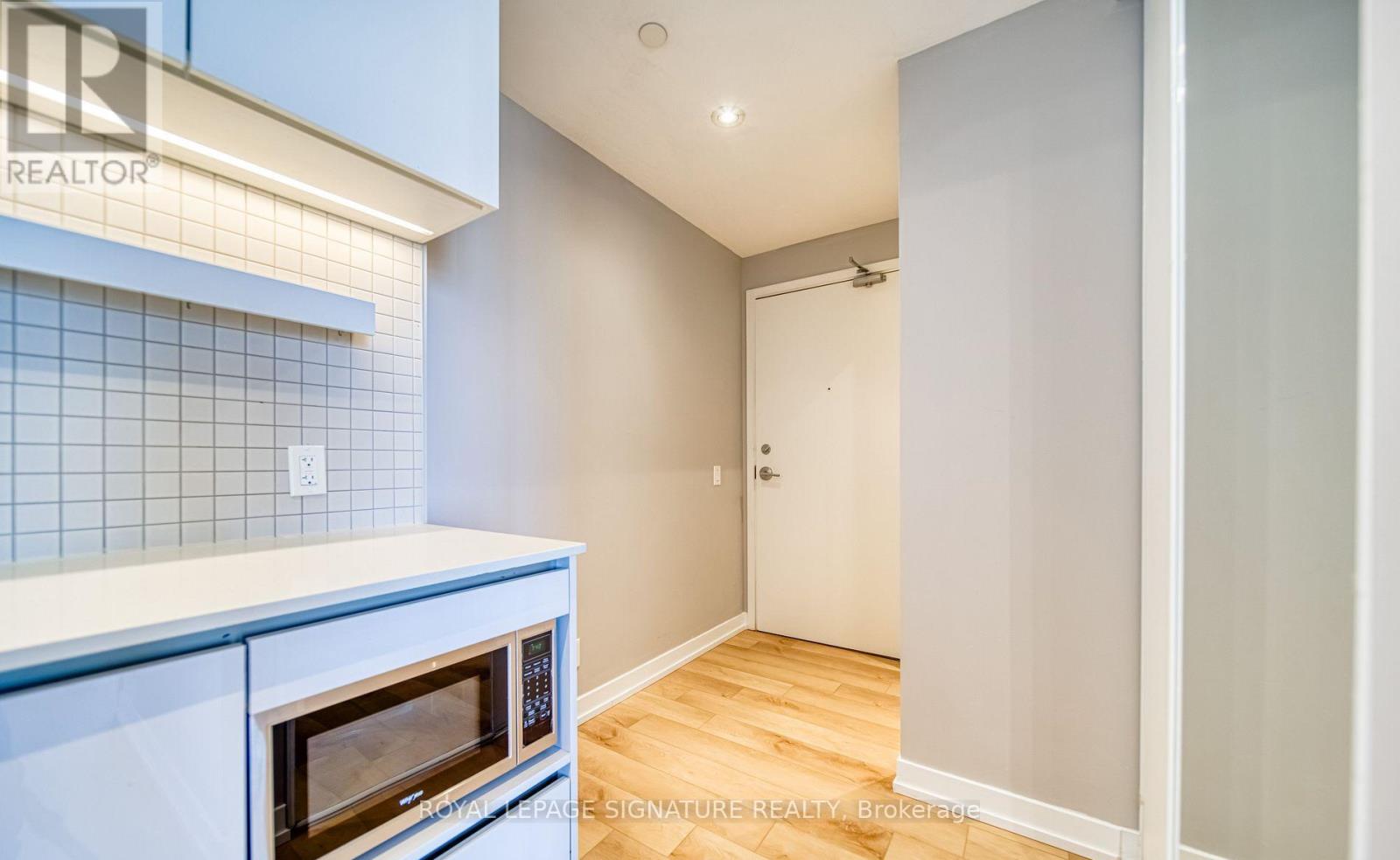 4712 - 898 Portage Parkway, Vaughan, Ontario  L4K 0J6 - Photo 4 - N12532970