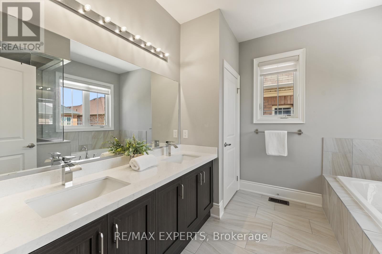 6 Dunrobin Crescent, Vaughan, Ontario  L4H 4A8 - Photo 31 - N12532982