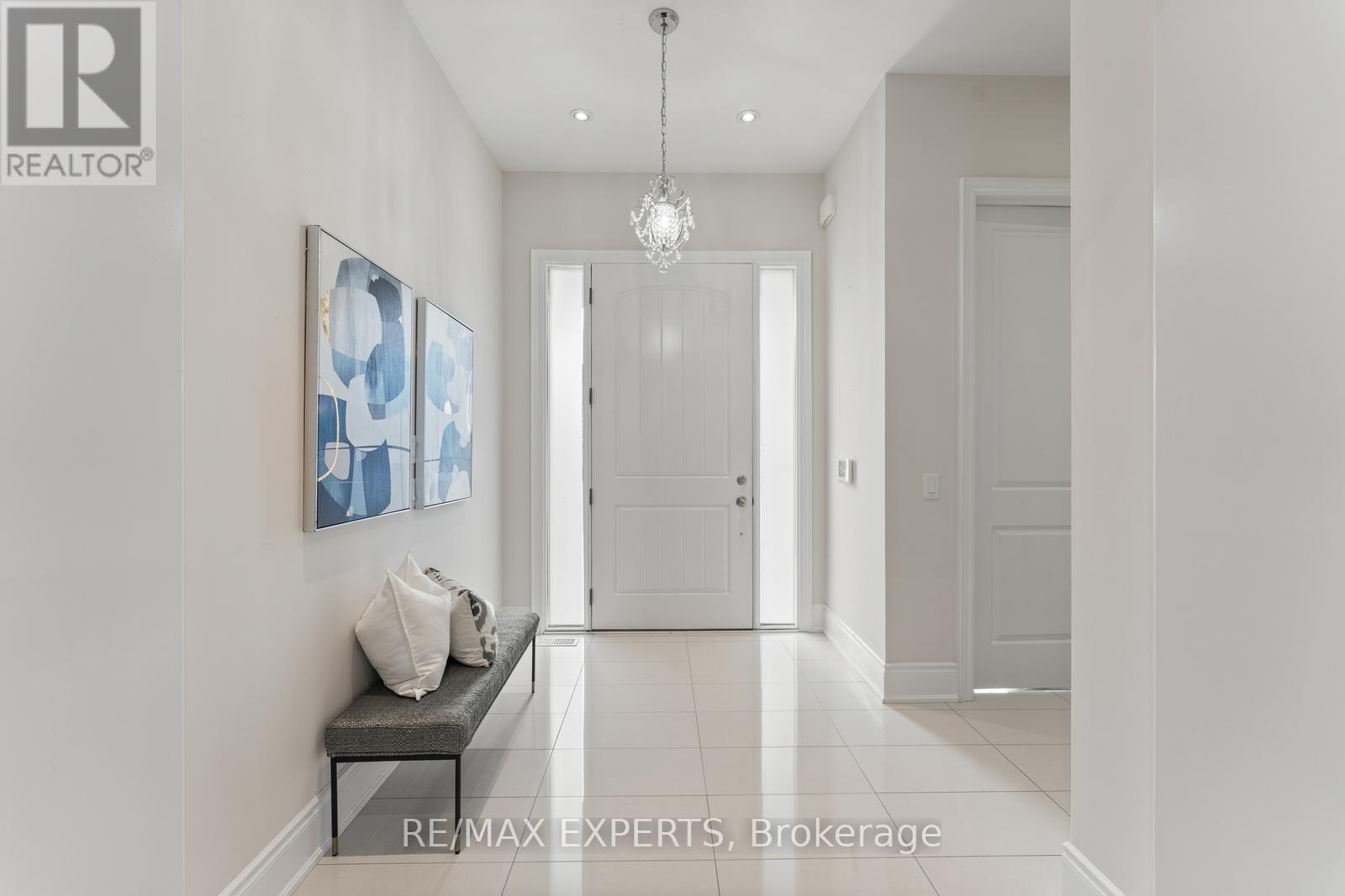 6 Dunrobin Crescent, Vaughan, Ontario  L4H 4A8 - Photo 5 - N12532982