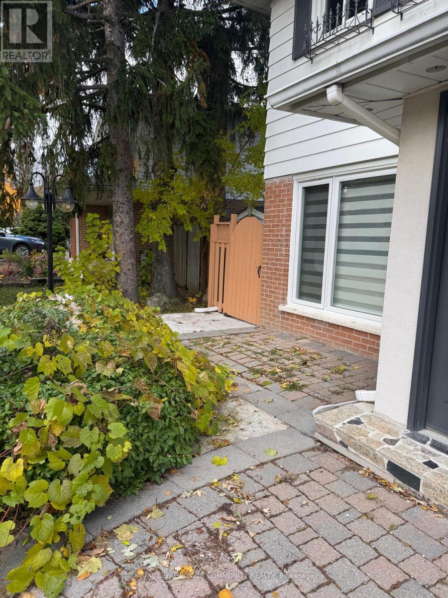 44 Royal Orchard Boulevard, Markham, Ontario  L3T 3C5 - Photo 10 - N12532984