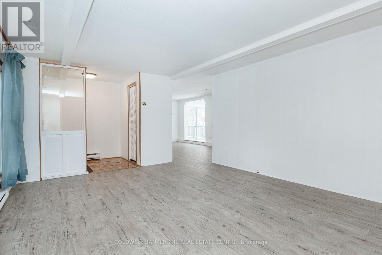 3 Maple Court, Innisfil, Ontario  L9S 1N9 - Photo 6 - N12533014