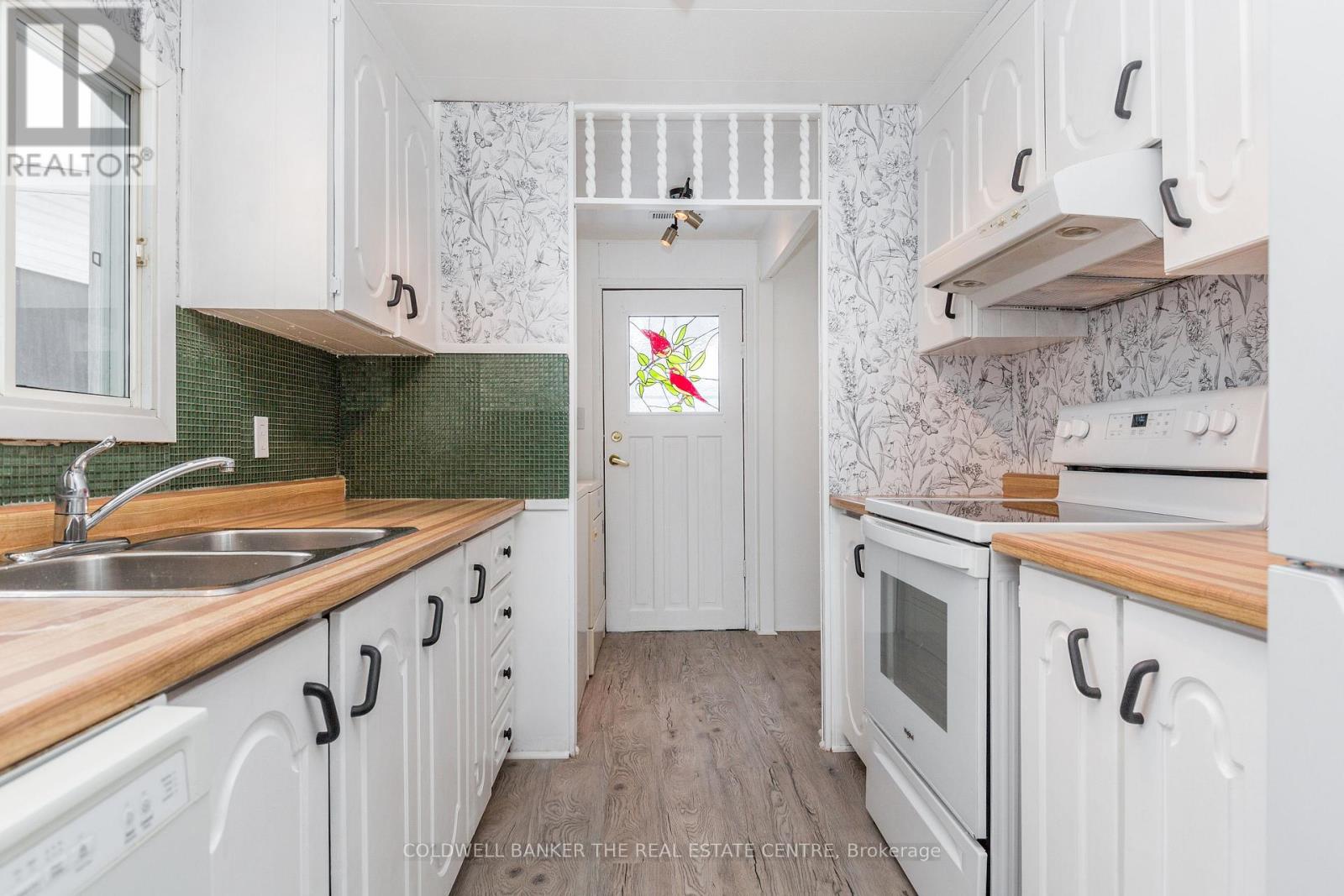 3 Maple Court, Innisfil, Ontario  L9S 1N9 - Photo 9 - N12533014