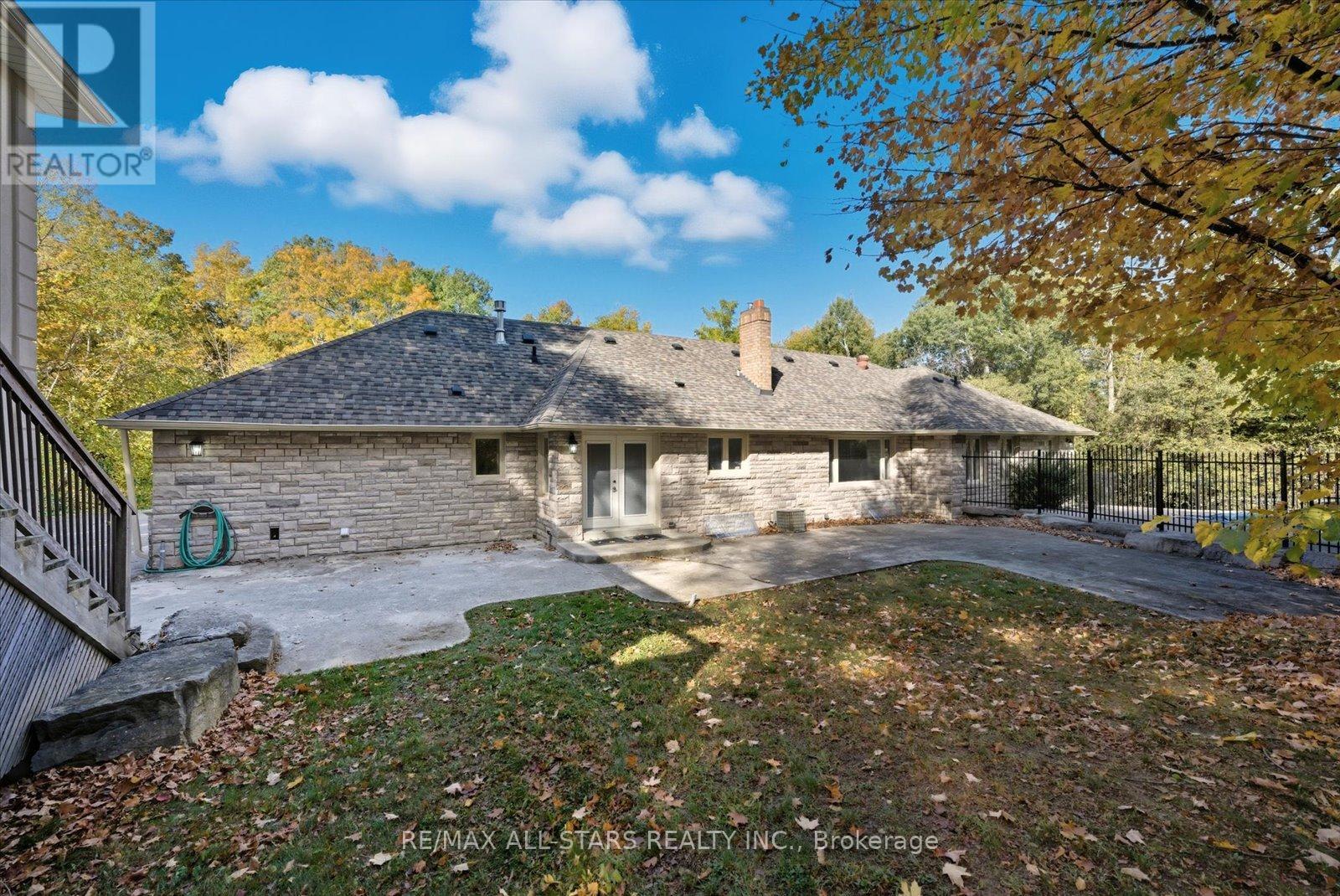 40 Algonquin Forest Drive, East Gwillimbury, Ontario  L9N 0C6 - Photo 37 - N12533030