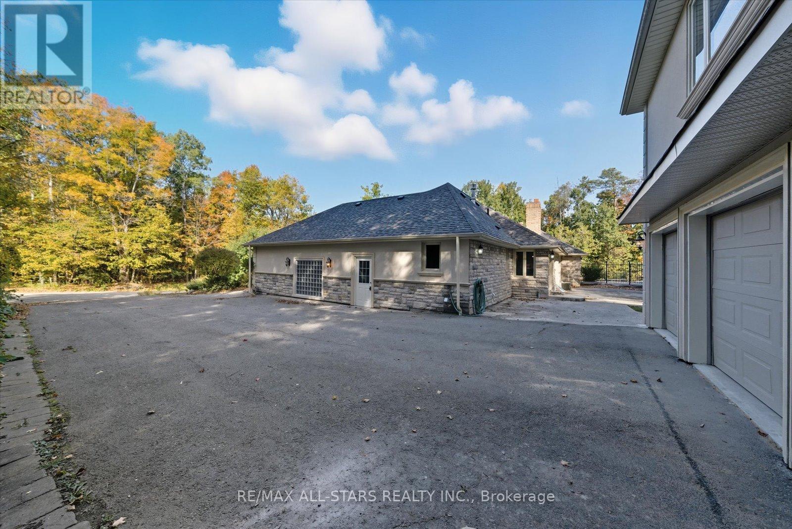 40 Algonquin Forest Drive, East Gwillimbury, Ontario  L9N 0C6 - Photo 43 - N12533030