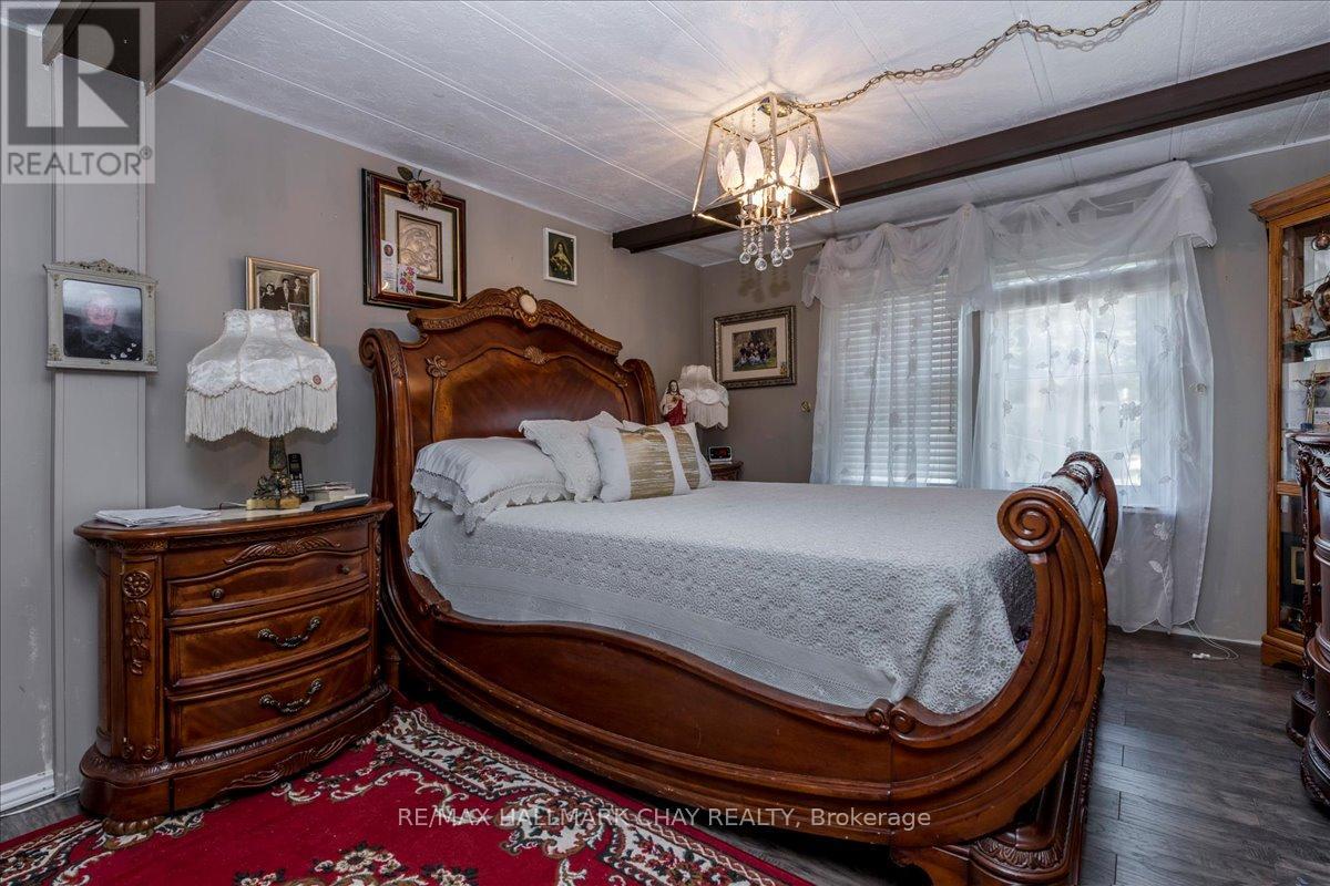 43 Linden Lane, Innisfil, Ontario  L9S 1P2 - Photo 6 - N12533054