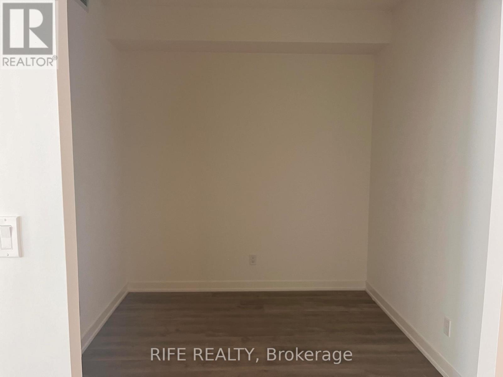 304 - 38 Simcoe Promenade, Markham, Ontario  L6G 0H7 - Photo 6 - N12533058