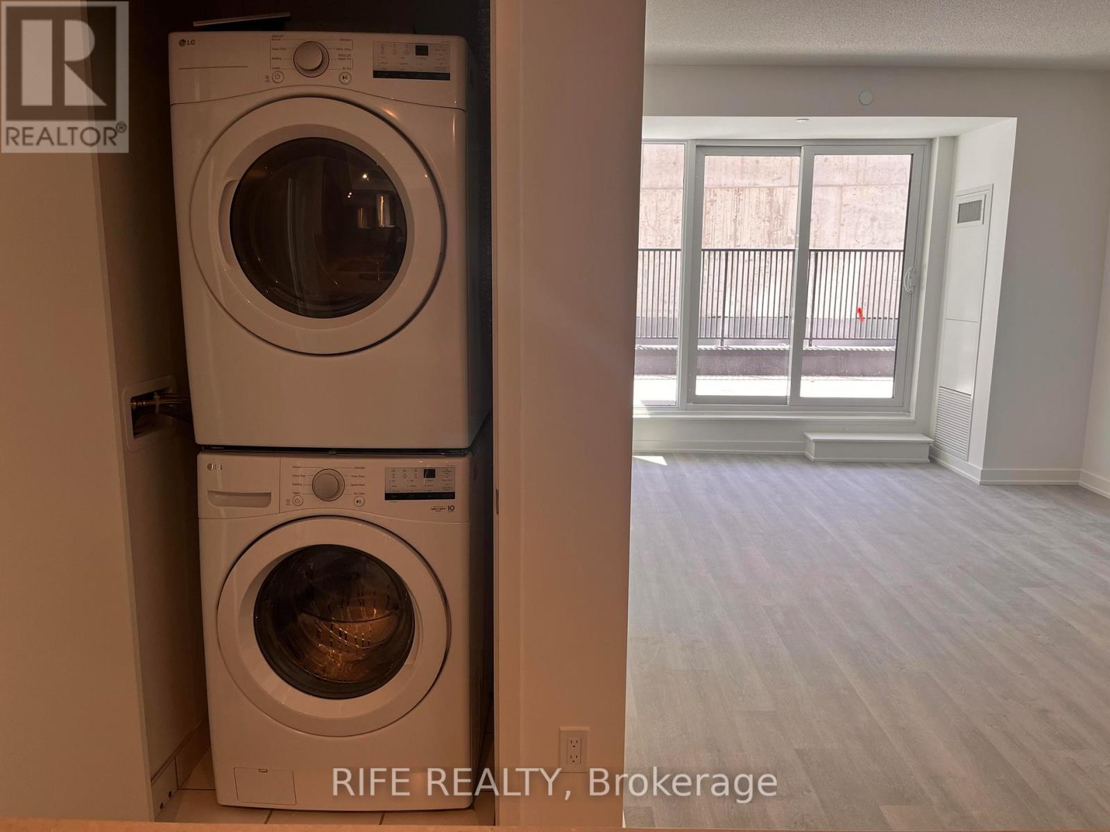 304 - 38 Simcoe Promenade, Markham, Ontario  L6G 0H7 - Photo 9 - N12533058