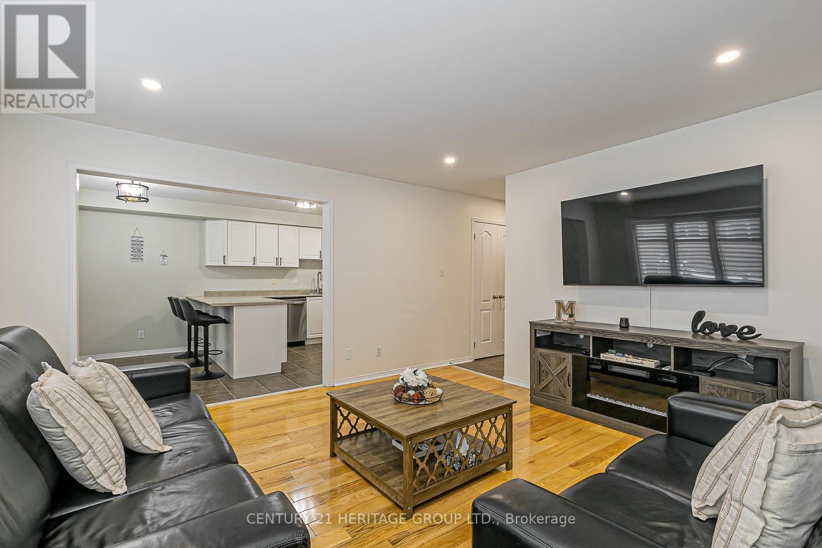 122 Beare Trail, Newmarket, Ontario  L3X 3B6 - Photo 6 - N12533112