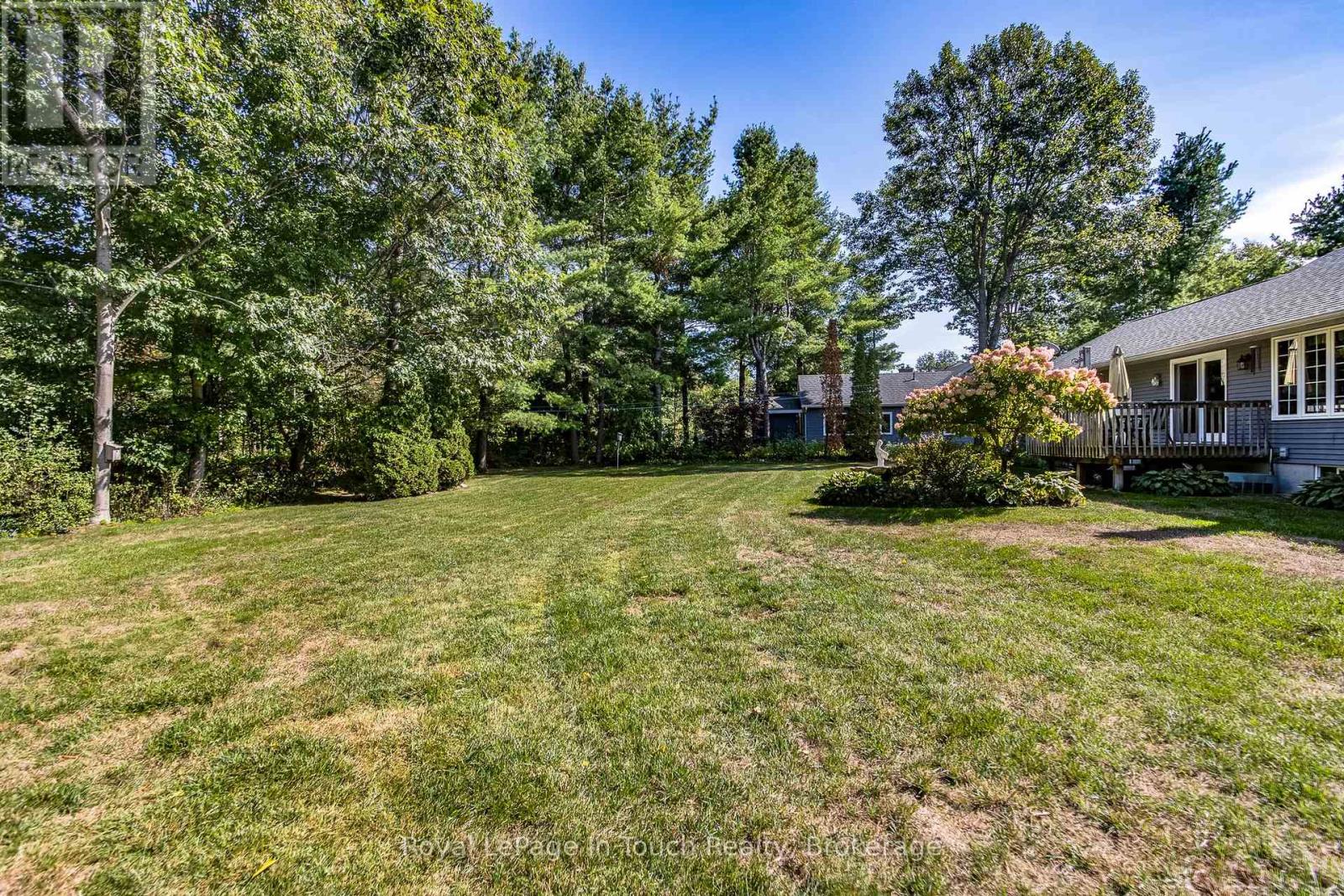 29 Mary Jane Road, Tiny, Ontario L0L 2T0 - Photo 4 - S12451181