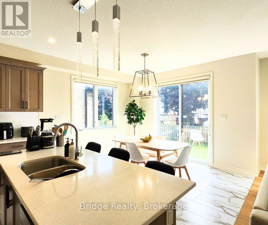 20 Welch Court, St. Thomas, Ontario N5R 0M2 - Photo 8 - X12533276