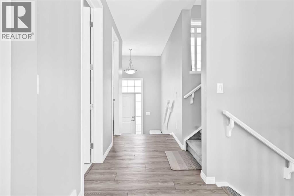 95 Carrington Close Nw, Calgary, Alberta  T3P 1P8 - Photo 7 - A2270150