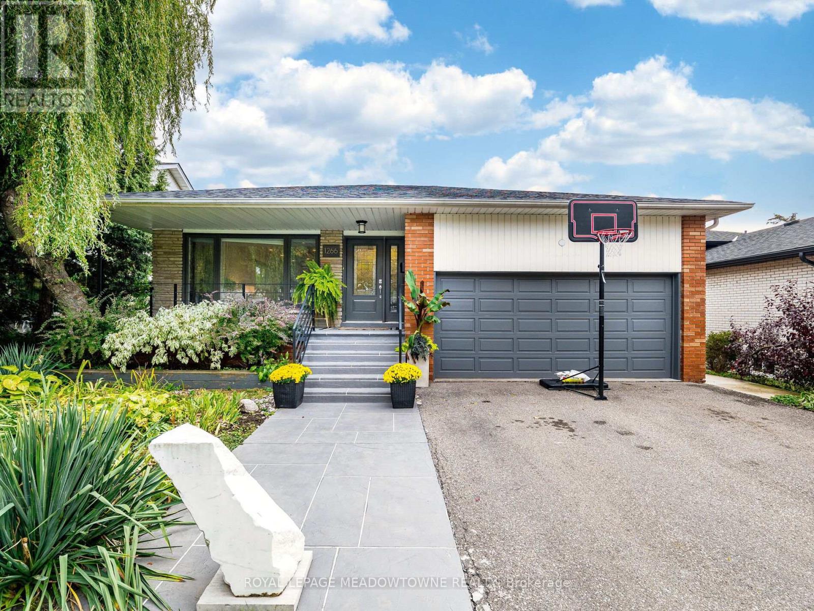 1266 WINDING TRAIL, Mississauga, Ontario