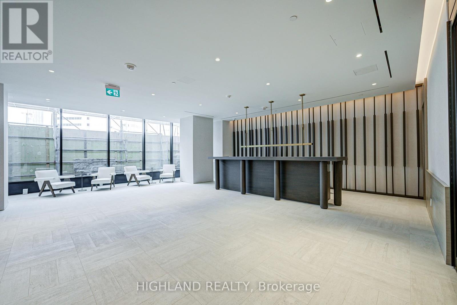 3206 - 4015 The Exchange, Mississauga, Ontario  L5B 0N4 - Photo 2 - W12532908