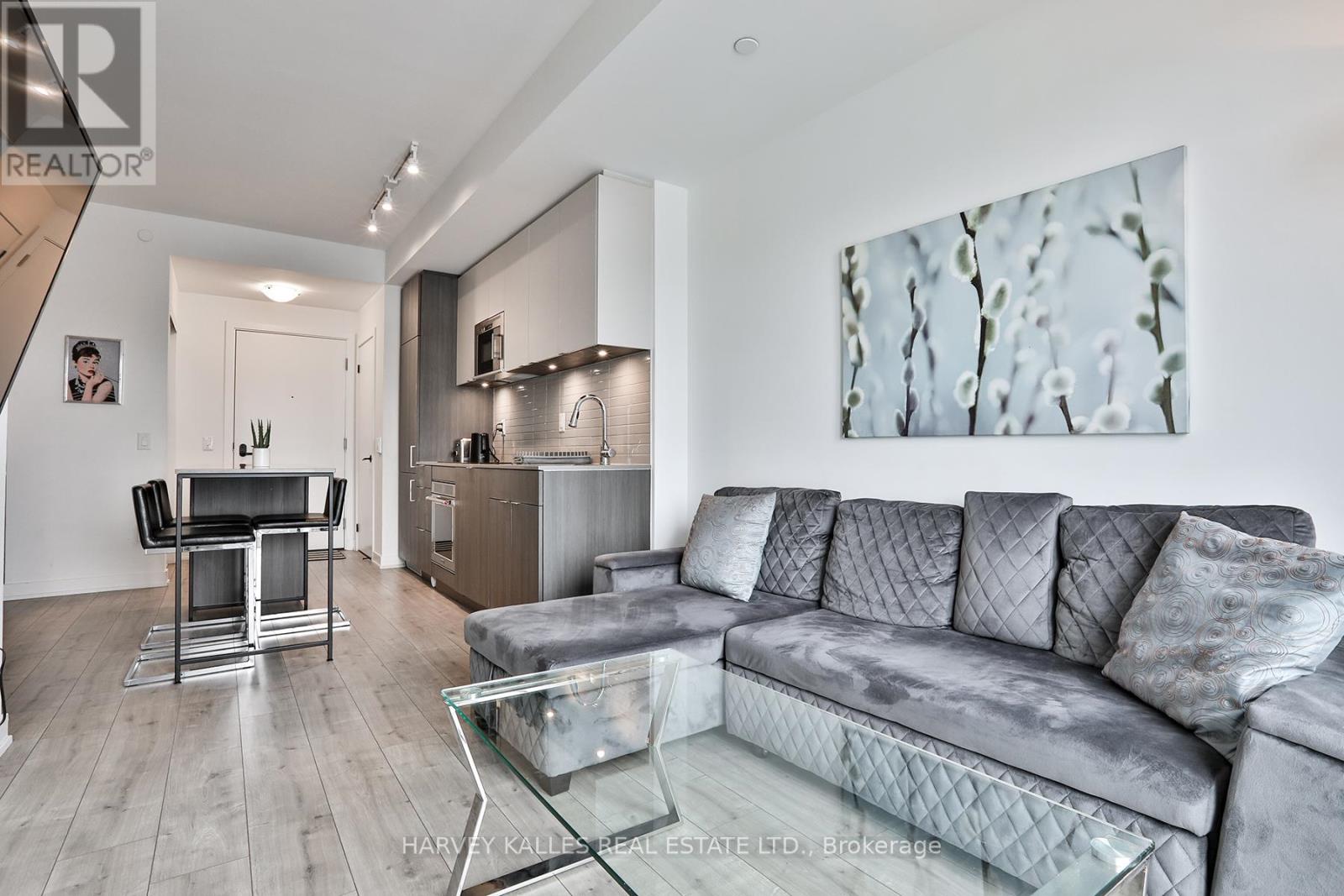 338 - 215 Lakeshore Road W, Mississauga, Ontario  L5H 1G5 - Photo 14 - W12532928