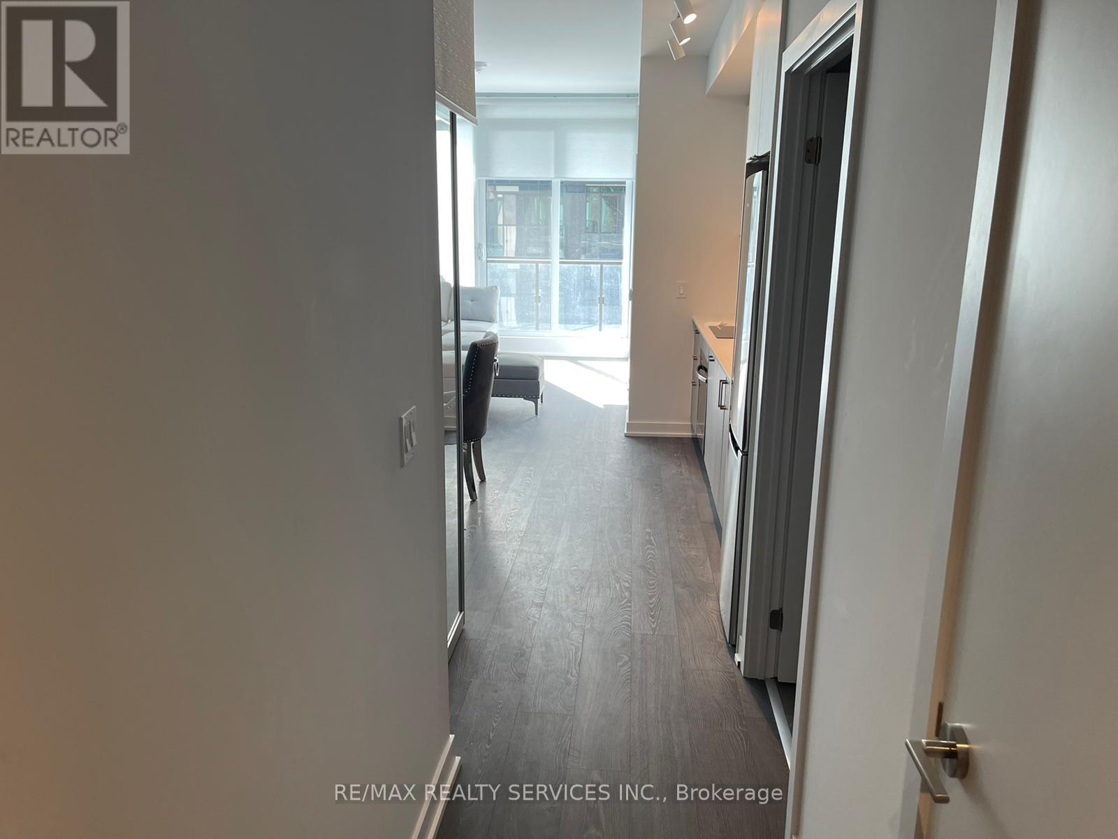 3211 - 1926 Lakeshore Boulevard W, Toronto, Ontario  M6S 1A1 - Photo 2 - W12532980