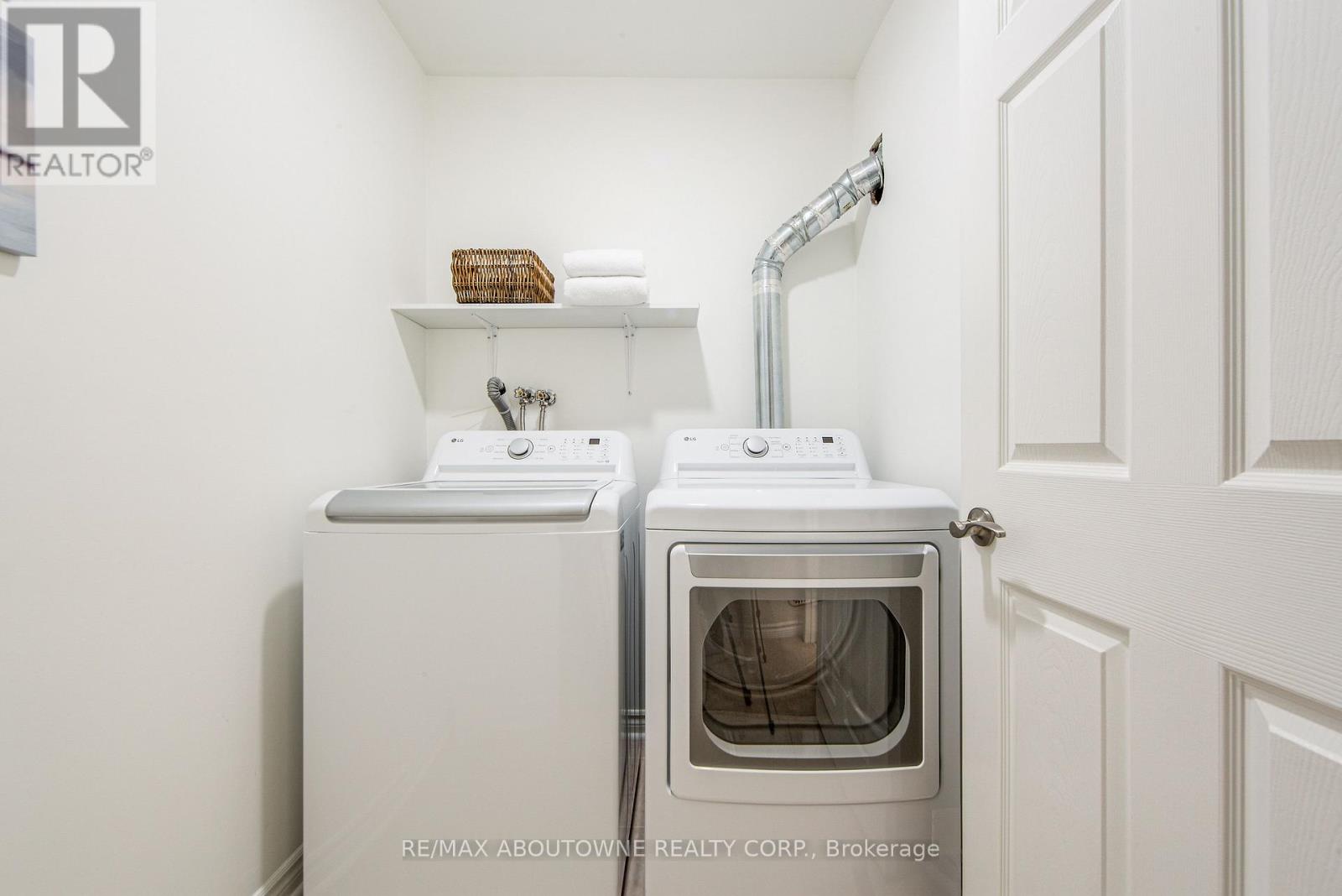 21 - 300 Ravineview Way, Oakville, Ontario  L6H 7J1 - Photo 21 - W12532988