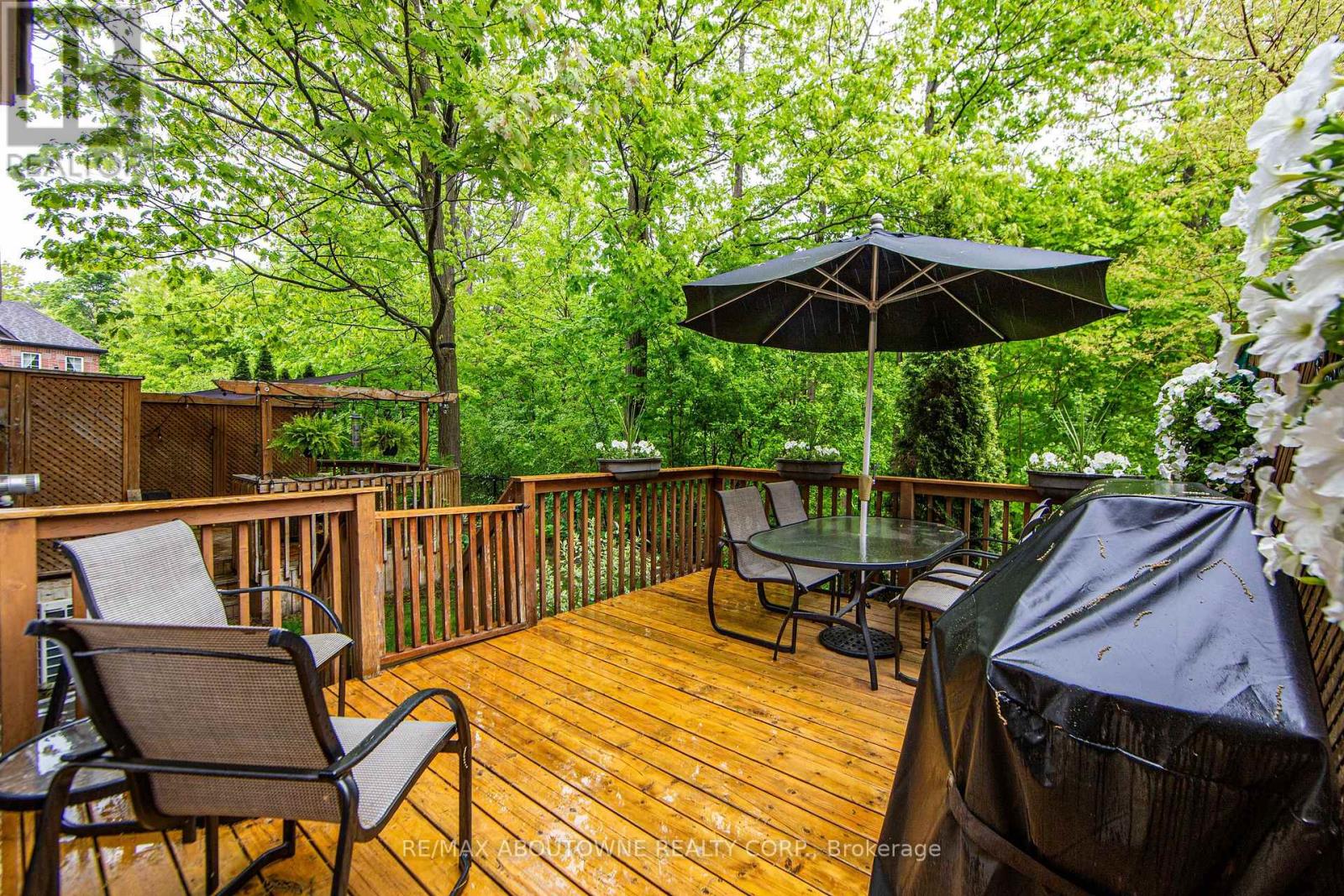 21 - 300 Ravineview Way, Oakville, Ontario  L6H 7J1 - Photo 30 - W12532988