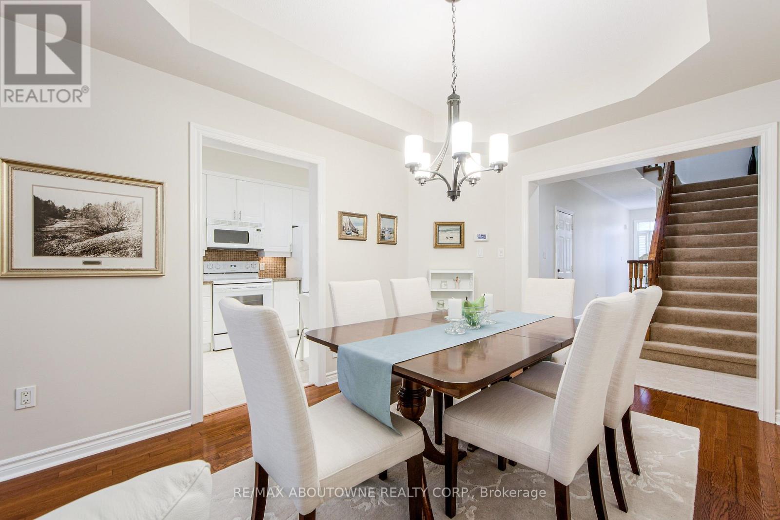 21 - 300 Ravineview Way, Oakville, Ontario  L6H 7J1 - Photo 6 - W12532988