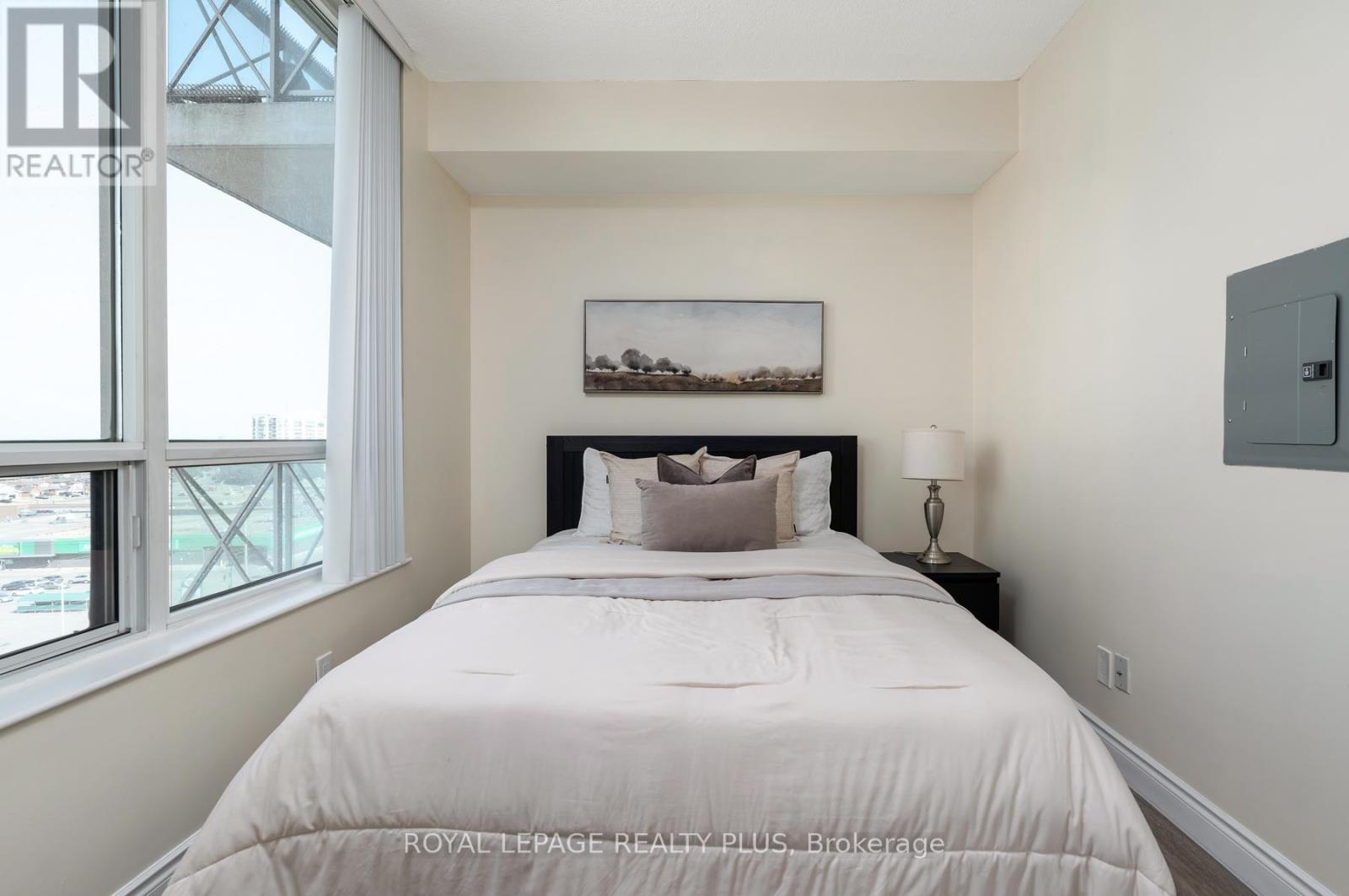 903 - 1359 Rathburn Road E, Mississauga, Ontario  L4W 5P7 - Photo 19 - W12533032