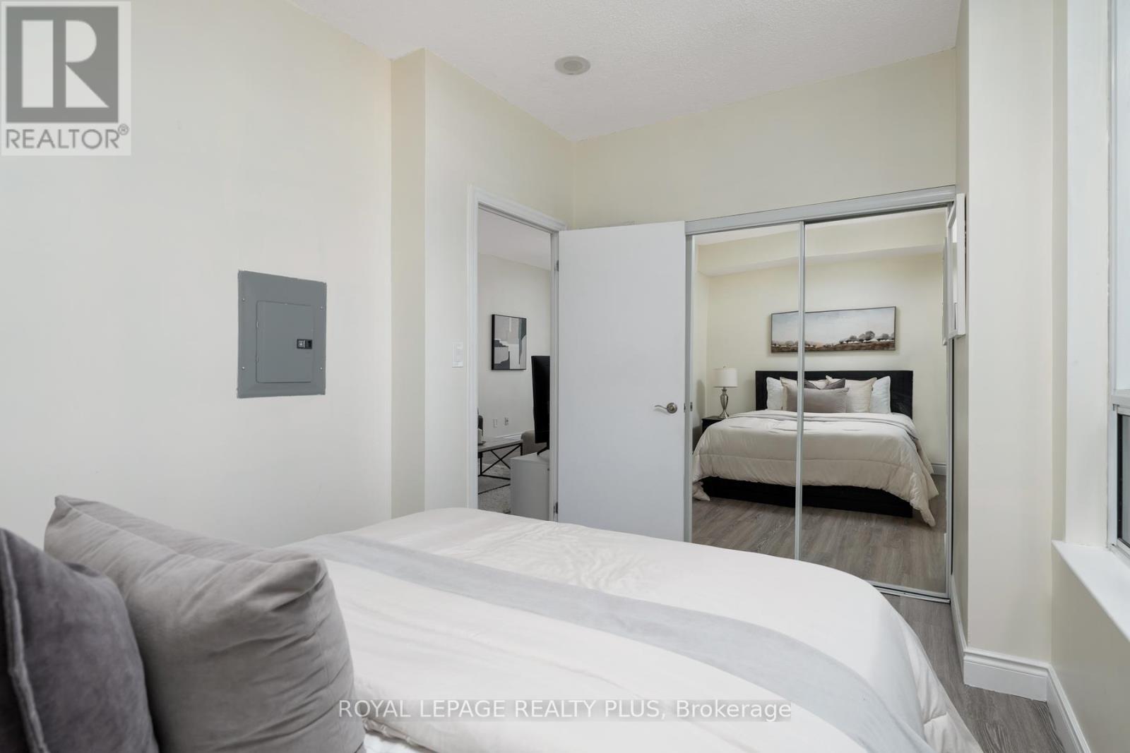 903 - 1359 Rathburn Road E, Mississauga, Ontario  L4W 5P7 - Photo 20 - W12533032