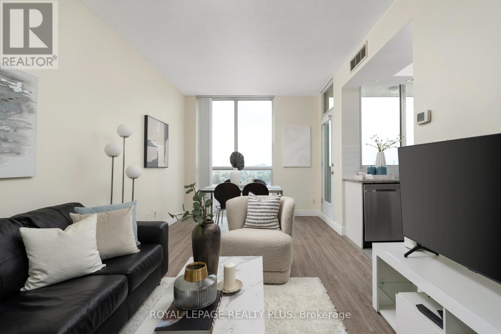 903 - 1359 Rathburn Road E, Mississauga, Ontario  L4W 5P7 - Photo 4 - W12533032