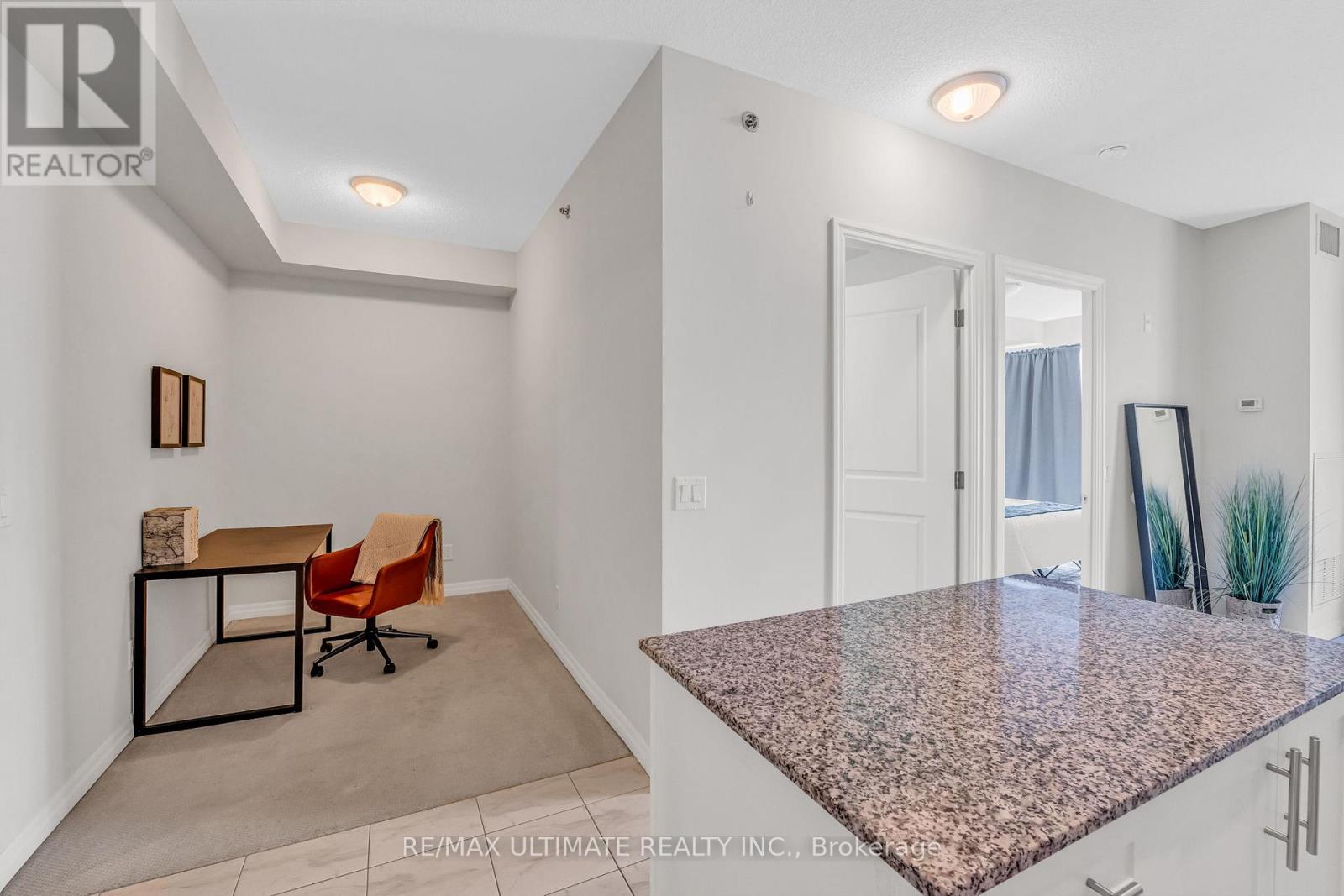 401 - 5001 Corporate Drive, Burlington, Ontario  L7L 0H5 - Photo 9 - W12533062