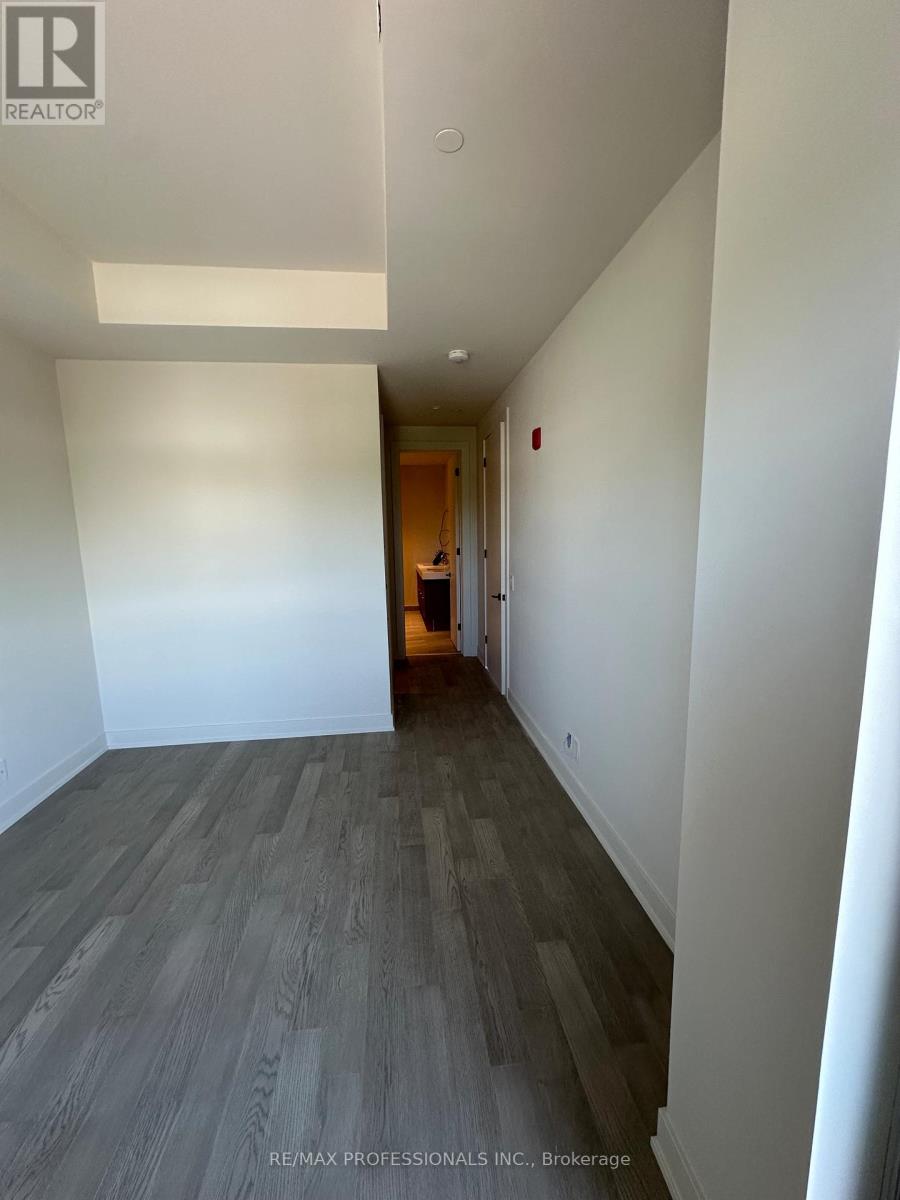 410 - 123 Maurice Drive, Oakville, Ontario  L6K 2W6 - Photo 18 - W12533082