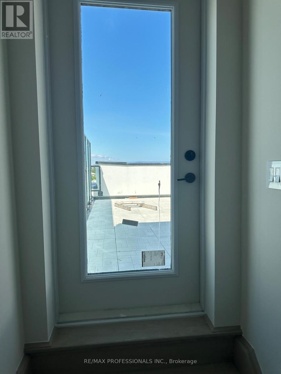 410 - 123 Maurice Drive, Oakville, Ontario  L6K 2W6 - Photo 25 - W12533082