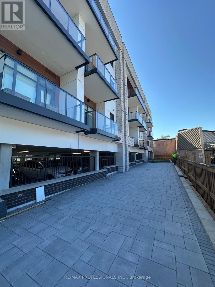 410 - 123 Maurice Drive, Oakville, Ontario  L6K 2W6 - Photo 30 - W12533082