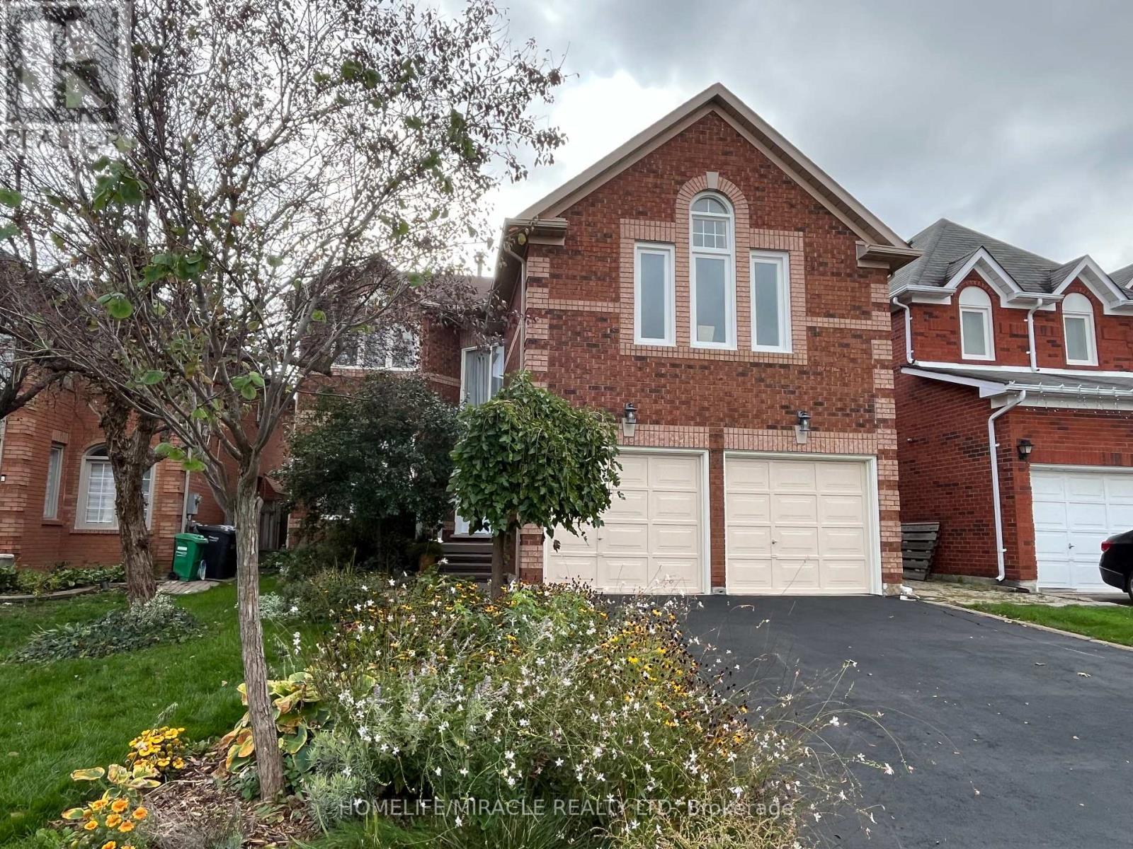 28 ADIRONDACK CRESCENT, Brampton, Ontario