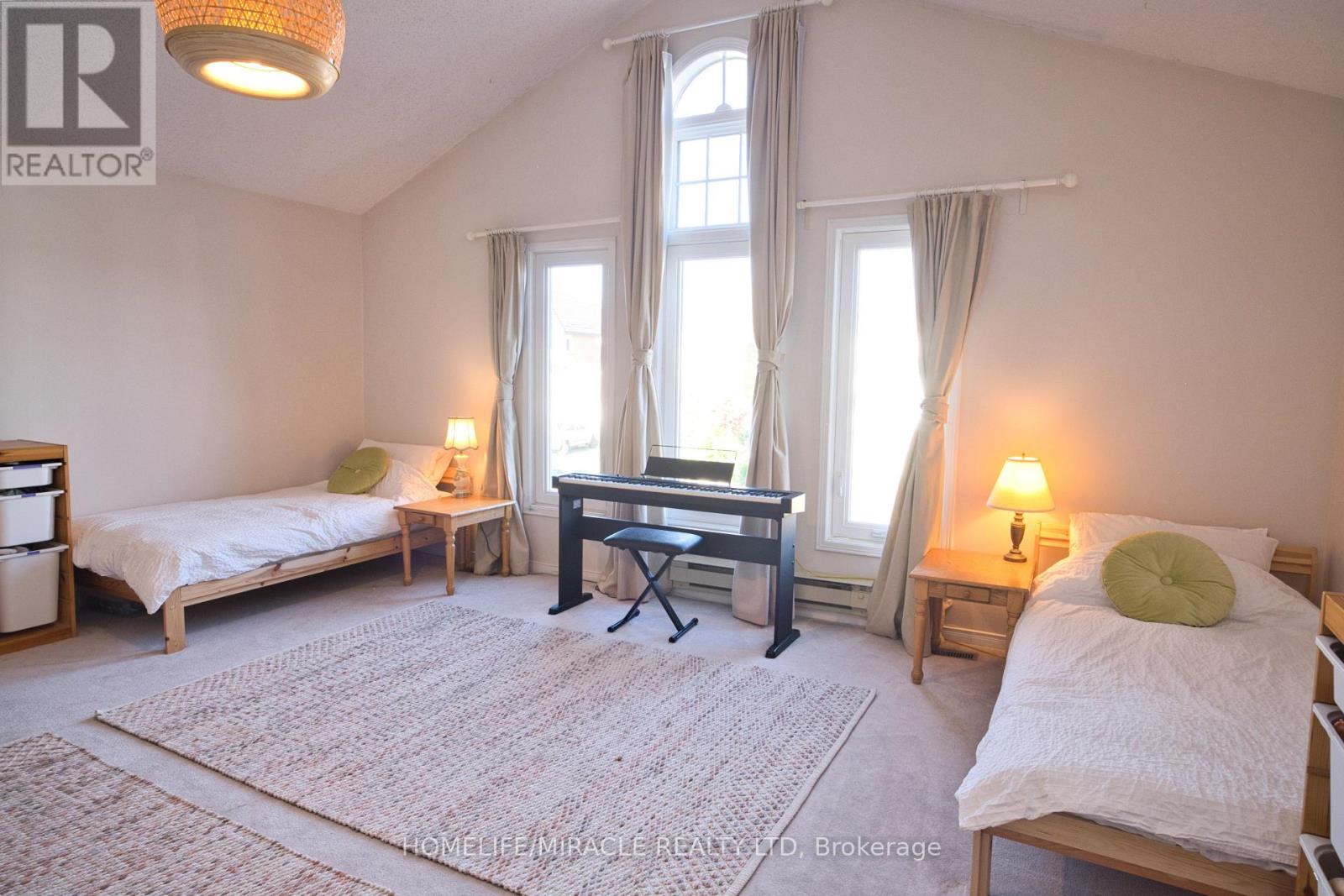 28 Adirondack Crescent, Brampton, Ontario  L6R 1E5 - Photo 32 - W12533098