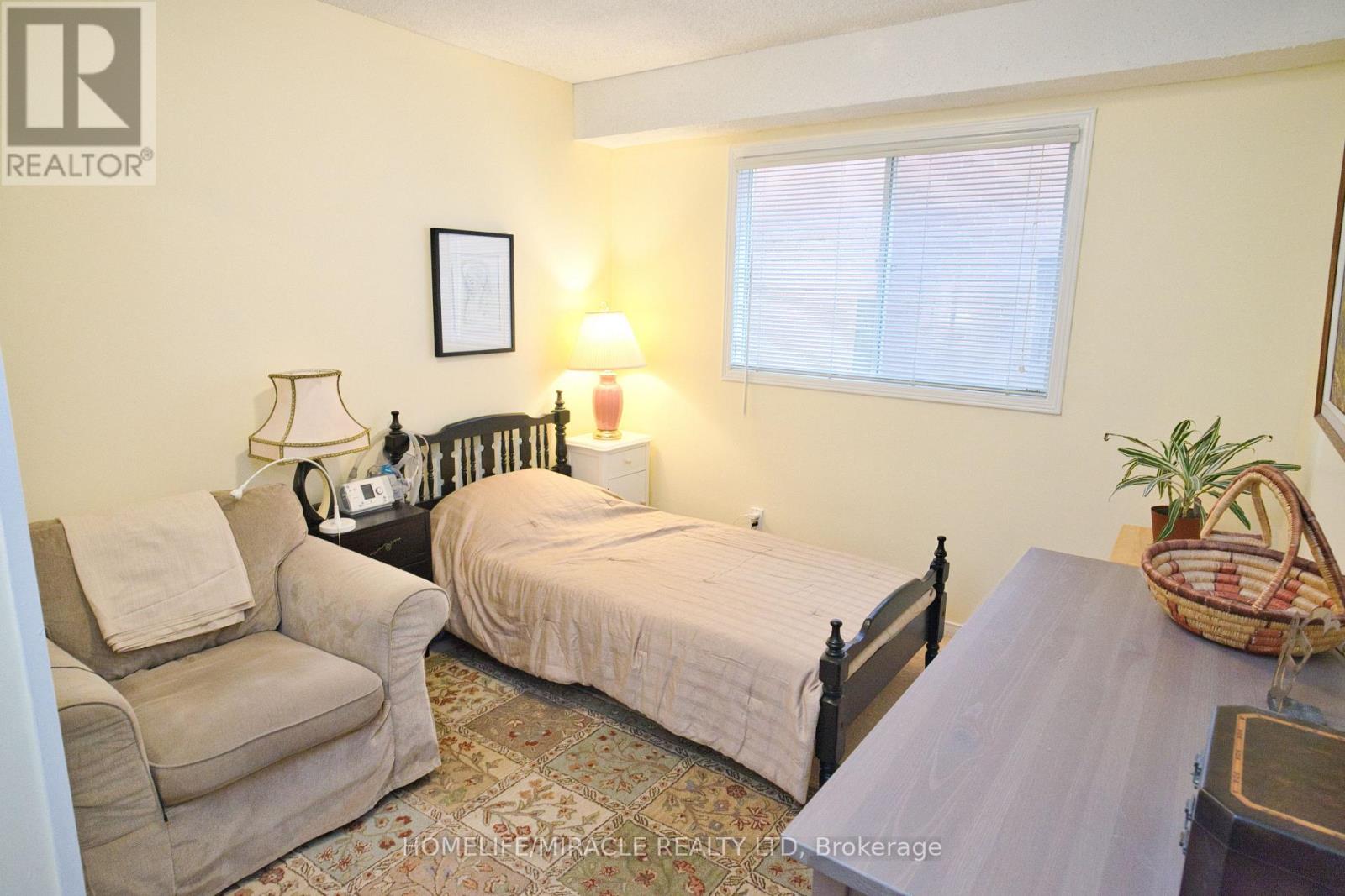 28 Adirondack Crescent, Brampton, Ontario  L6R 1E5 - Photo 45 - W12533098