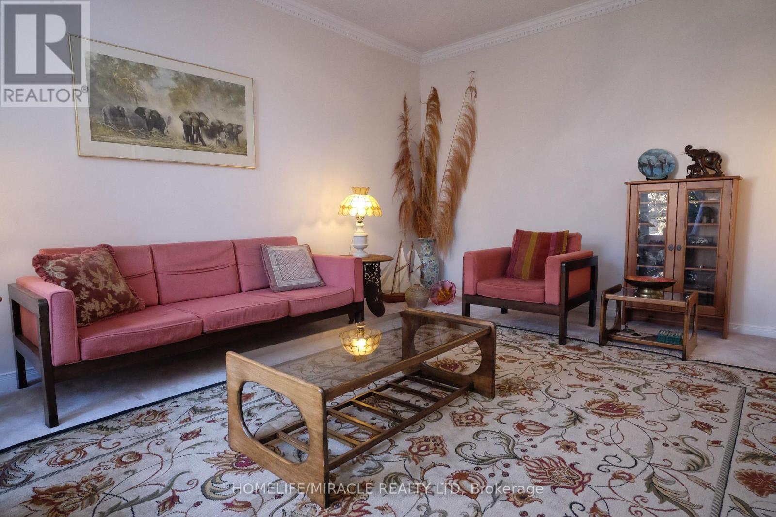 28 Adirondack Crescent, Brampton, Ontario  L6R 1E5 - Photo 7 - W12533098