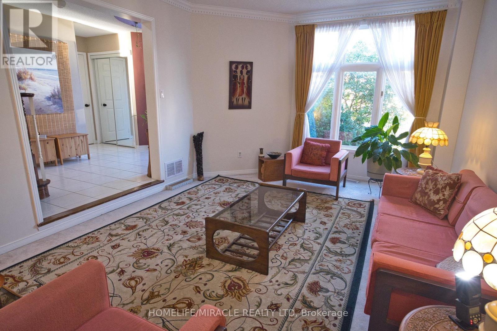 28 Adirondack Crescent, Brampton, Ontario  L6R 1E5 - Photo 9 - W12533098