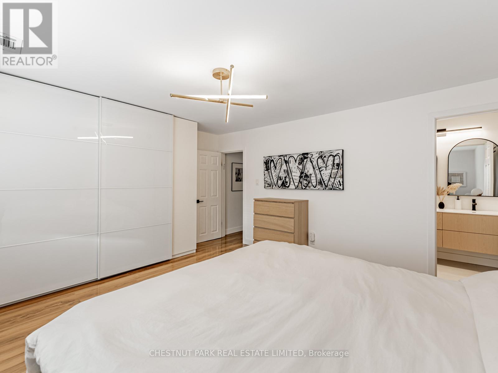 183 Locksley Avenue, Toronto, Ontario  M6B 3N8 - Photo 25 - W12533102