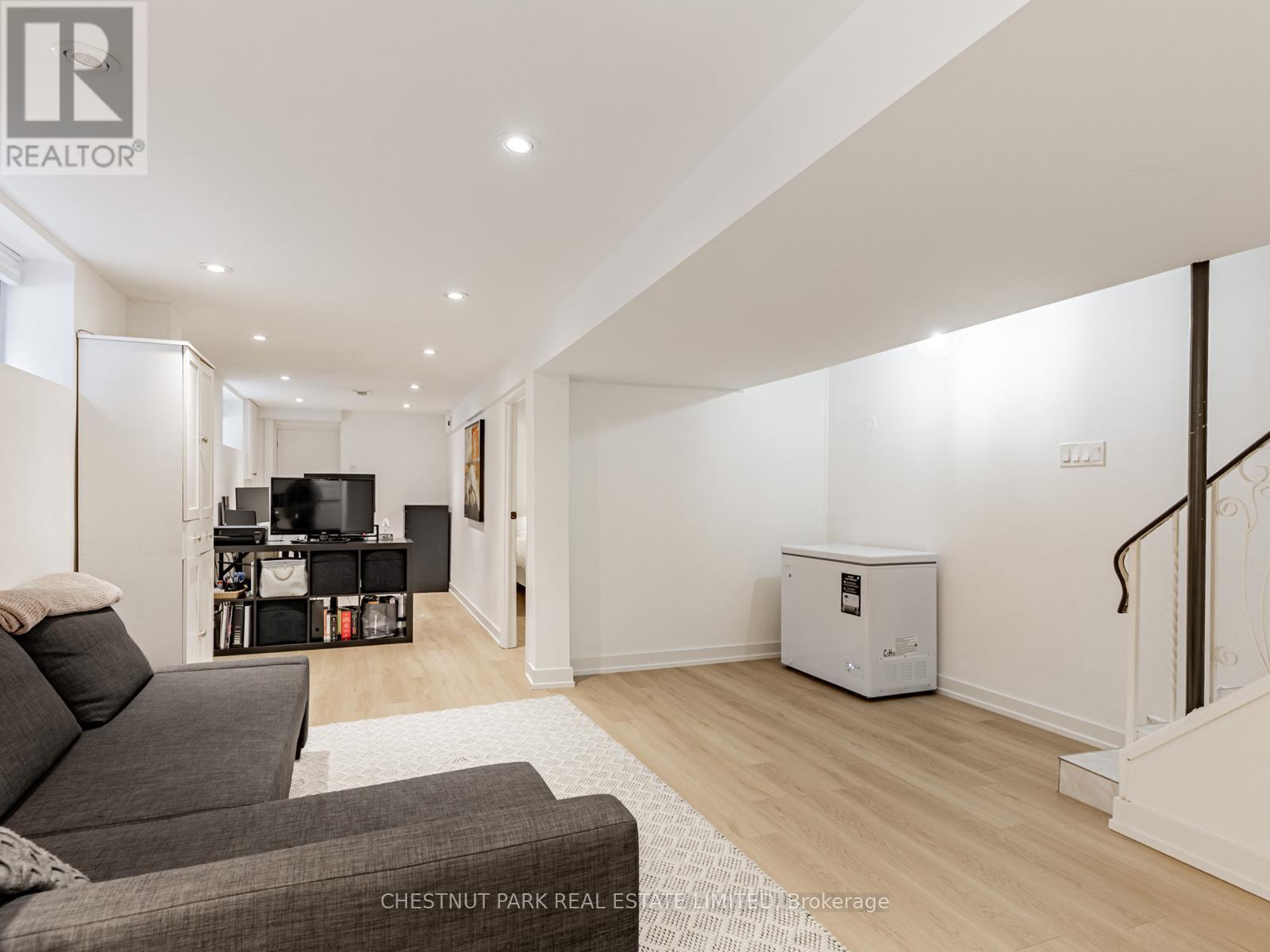 183 Locksley Avenue, Toronto, Ontario  M6B 3N8 - Photo 29 - W12533102