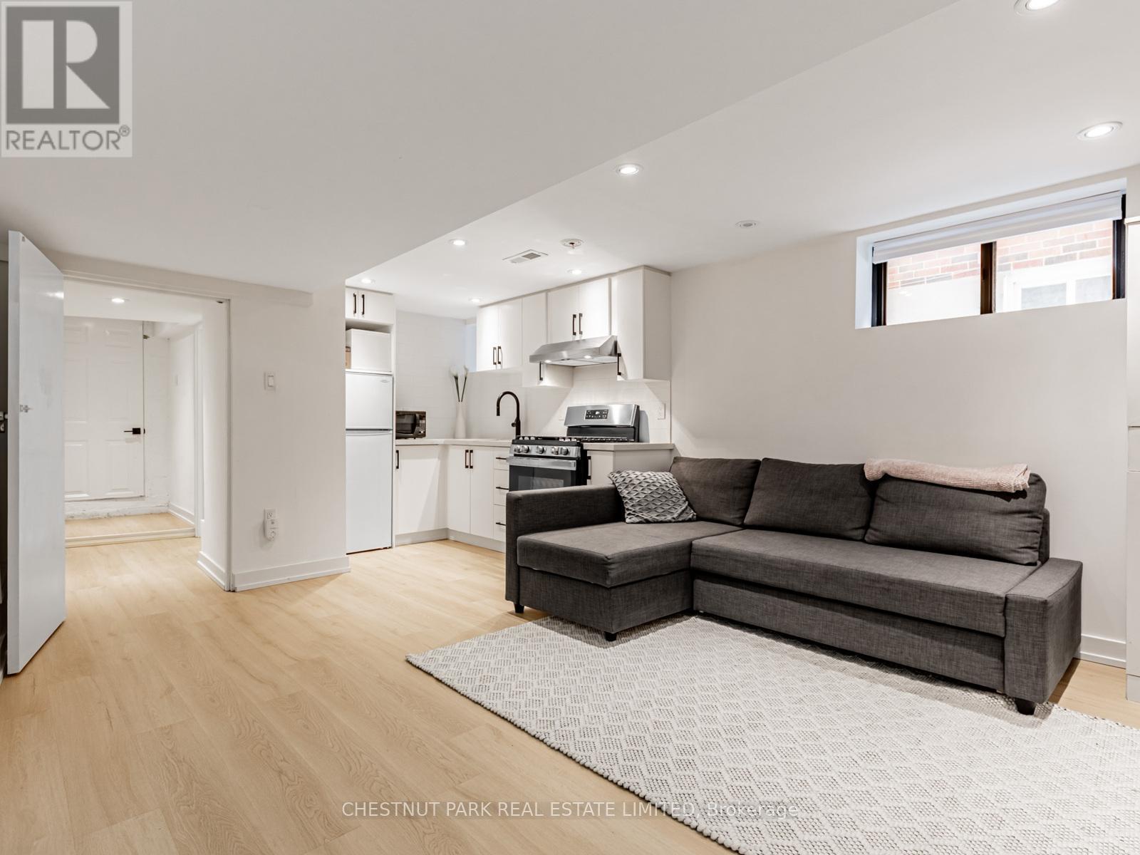 183 Locksley Avenue, Toronto, Ontario  M6B 3N8 - Photo 30 - W12533102