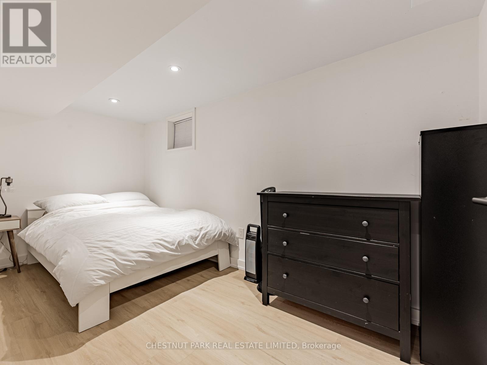 183 Locksley Avenue, Toronto, Ontario  M6B 3N8 - Photo 34 - W12533102