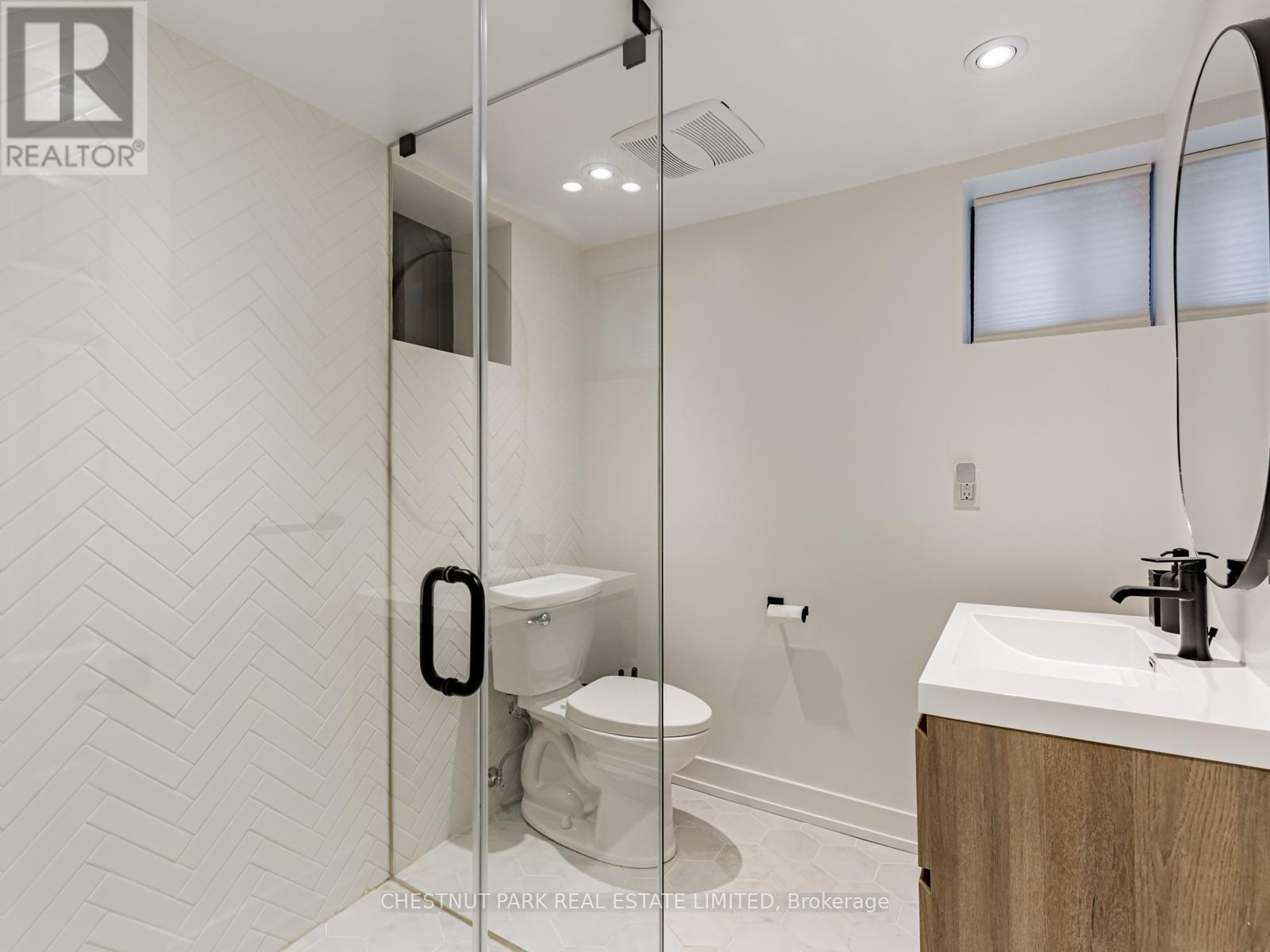 183 Locksley Avenue, Toronto, Ontario  M6B 3N8 - Photo 35 - W12533102