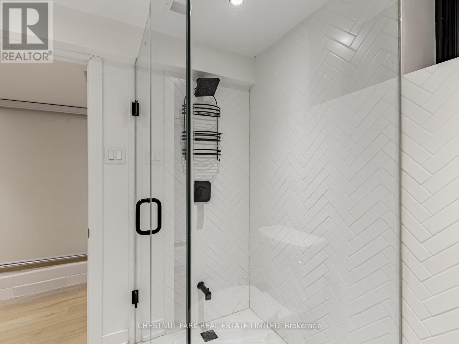 183 Locksley Avenue, Toronto, Ontario  M6B 3N8 - Photo 36 - W12533102