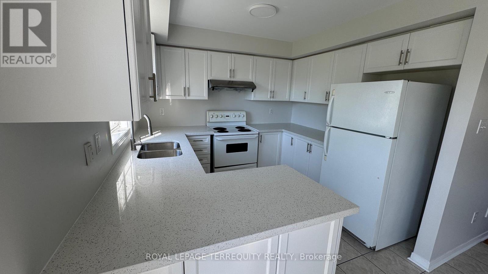 24 - 520 Novo Star Drive, Mississauga, Ontario  L5W 1X7 - Photo 10 - W12533118