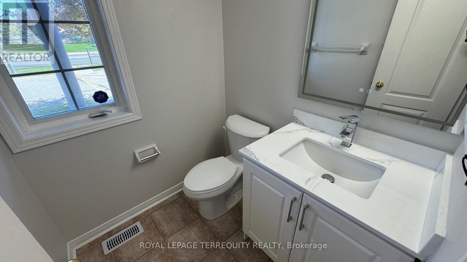 24 - 520 Novo Star Drive, Mississauga, Ontario  L5W 1X7 - Photo 24 - W12533118