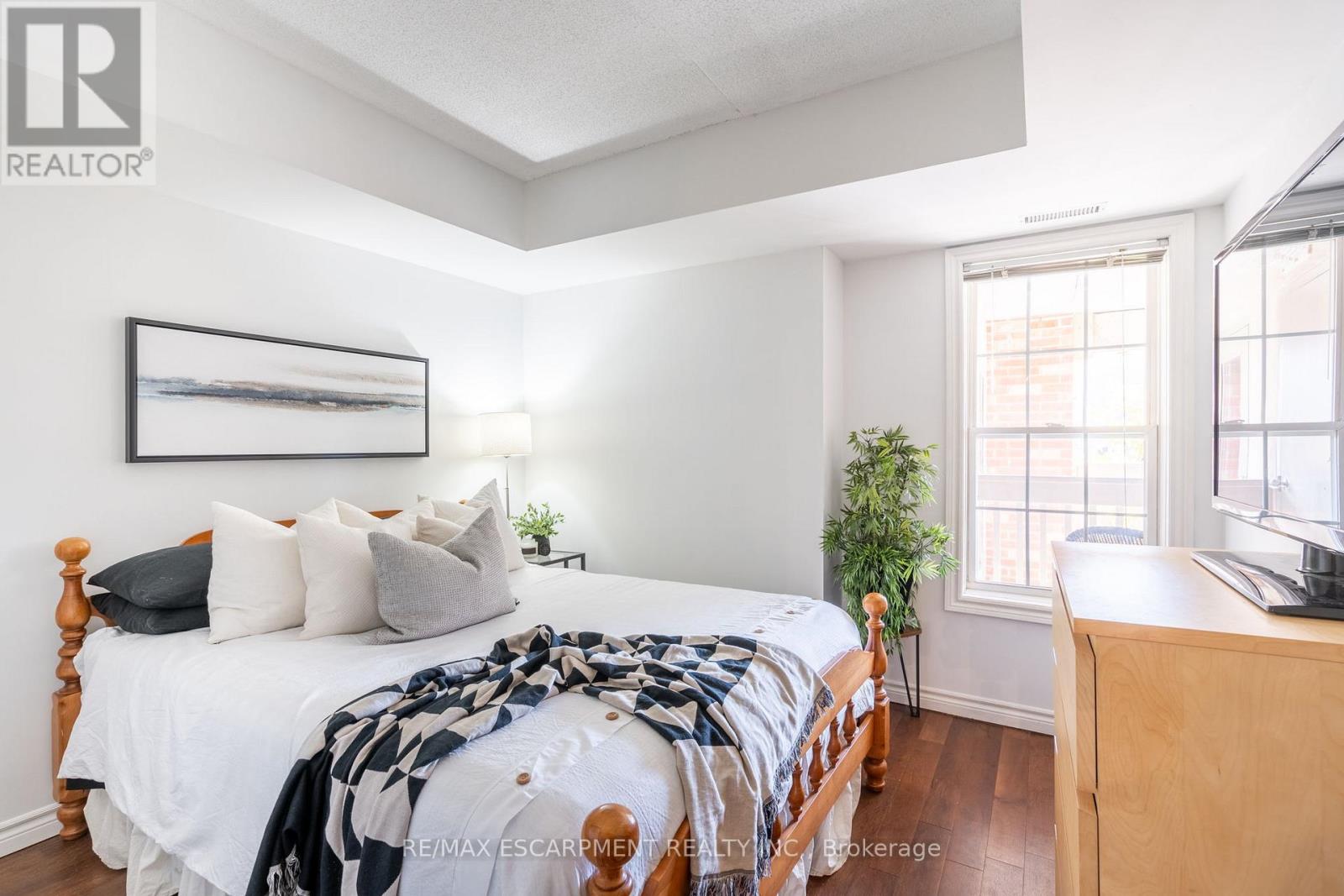 308 - 4015 Kilmer Drive, Burlington, Ontario  L7M 4M4 - Photo 12 - W12533120